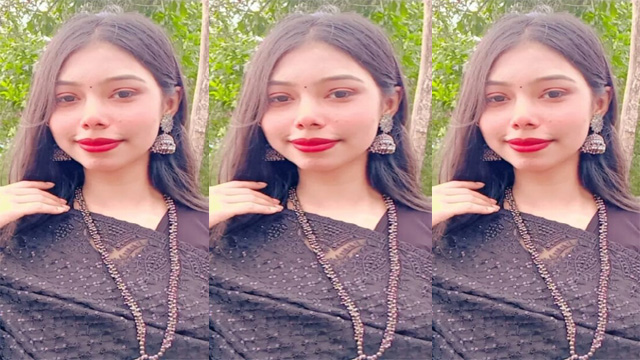 Beautiful Slim Horny Gf Fingering Porn